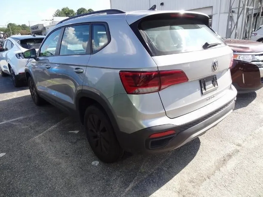2023 Volkswagen Taos S photo 1