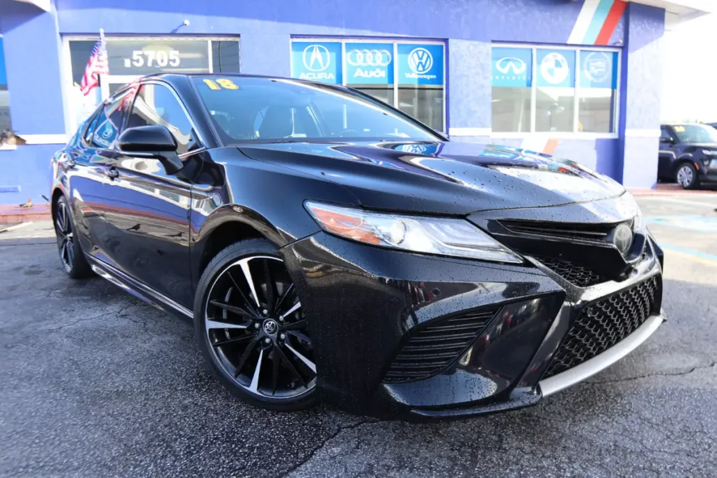 2018 Toyota Camry XSE photo 1