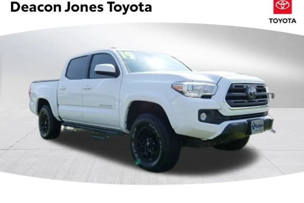 2019 Toyota Tacoma 4x4 SR5 photo 1