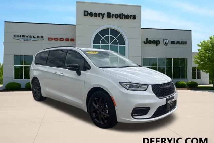2025 Chrysler Pacifica Limited photo 1