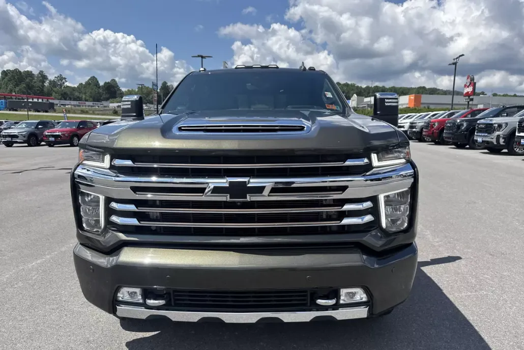 2023 Chevrolet Silverado 3500HD High Country photo 1