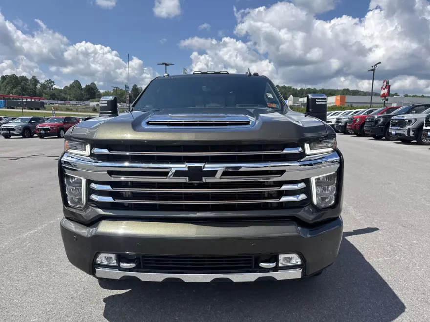 2023 Chevrolet Silverado 3500HD High Country photo 1