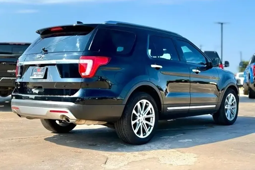 2017 Ford Explorer Limited photo 1