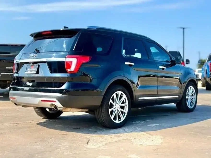 2017 Ford Explorer Limited photo 1
