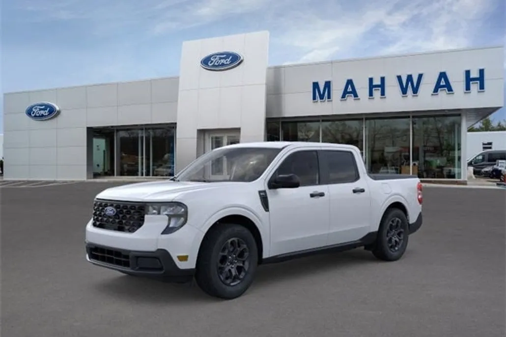 2025 Ford Maverick XLT photo 1