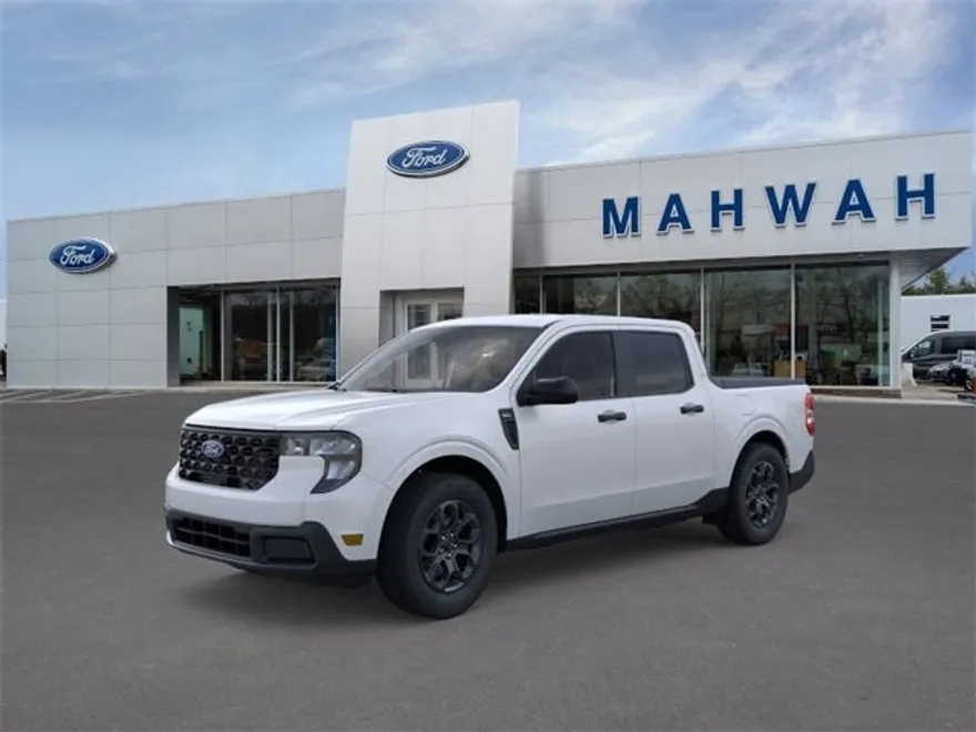 2025 Ford Maverick XLT photo 1