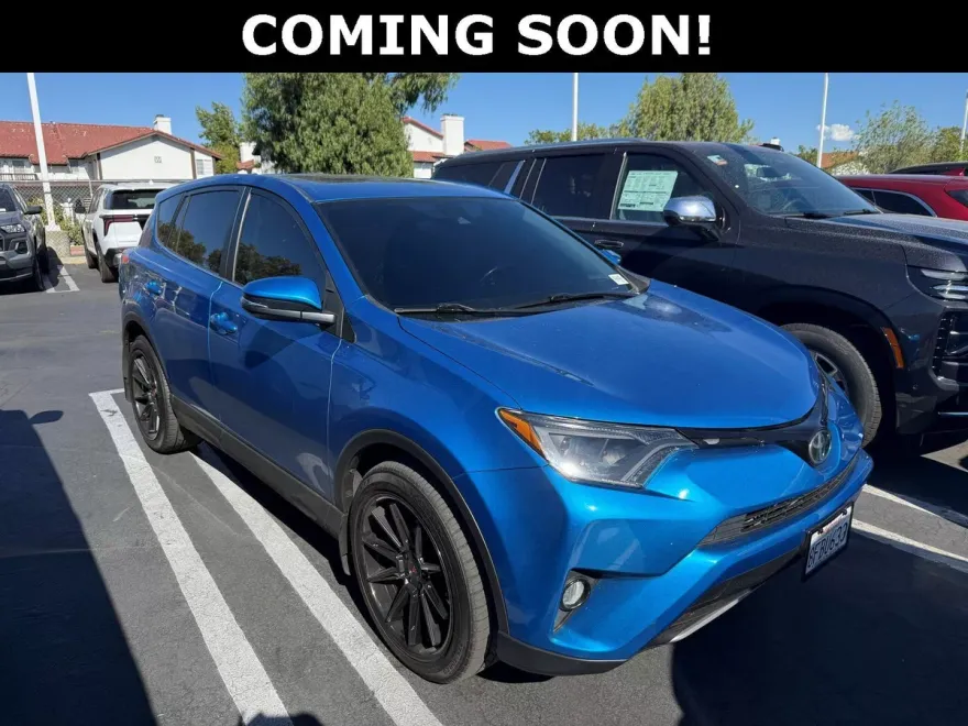2022 Toyota RAV4 XLE photo 1