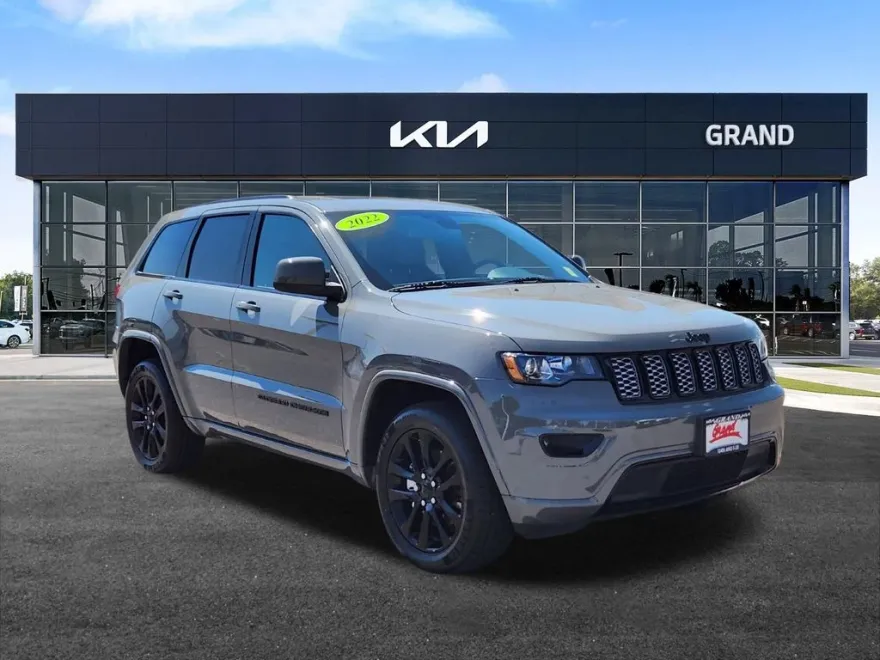 2022 Jeep Cherokee Laredo X photo 1