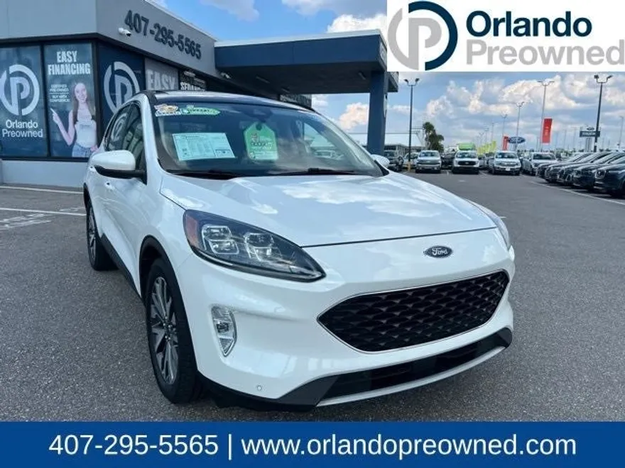 2020 Ford Escape Titanium Hybrid photo 1