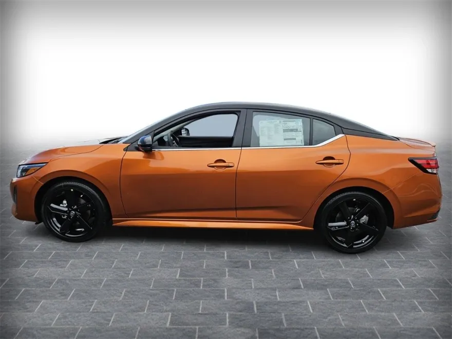 2025 Nissan Sentra SR photo 1