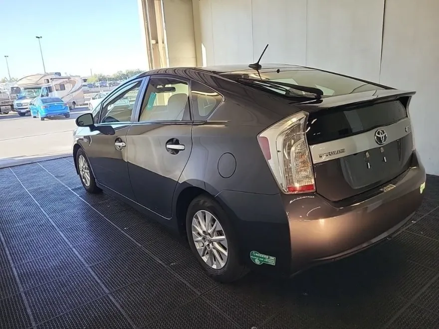 2015 Toyota Prius Plug-in Base photo 1