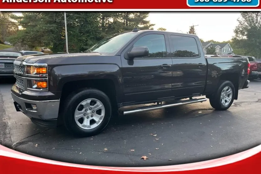 2015 Chevrolet Silverado LT photo 1