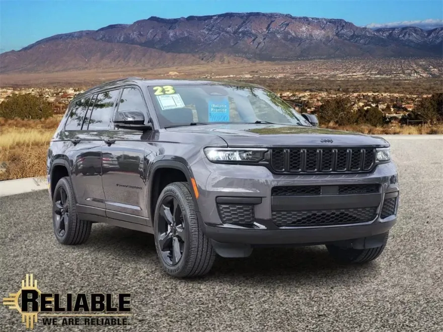 2023 Jeep Grand Cherokee Altitude photo 1