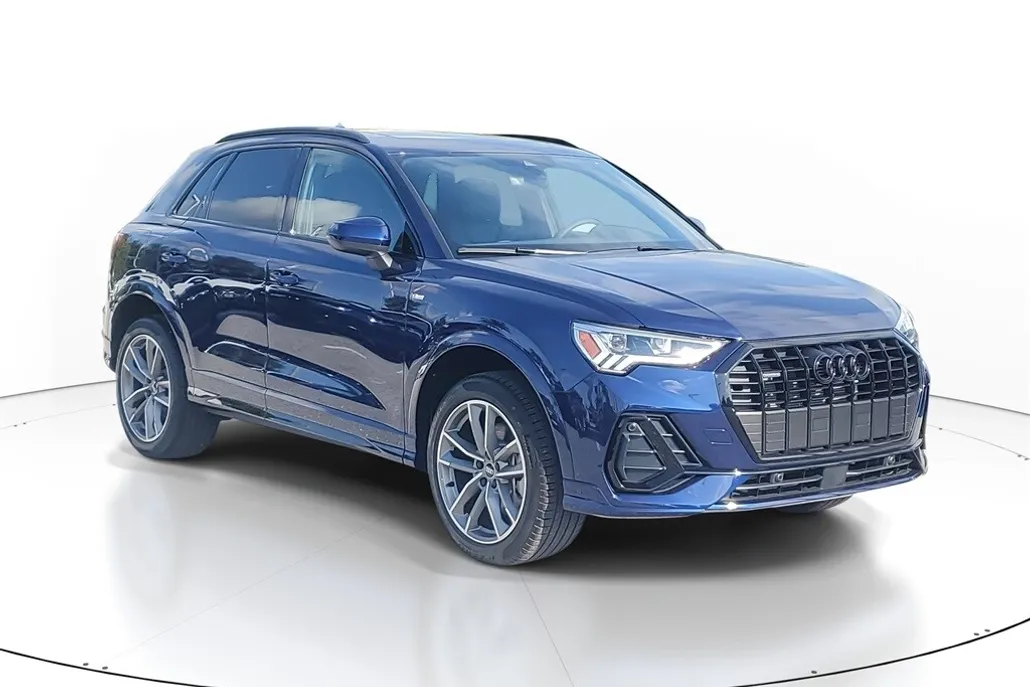 2025 Audi Q3 45 TFSI S line Premium photo 1