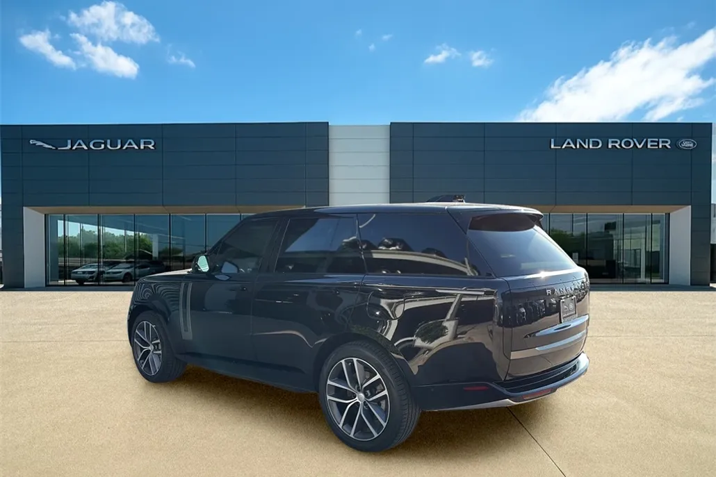 2025 Land Rover Range Rover SE photo 1