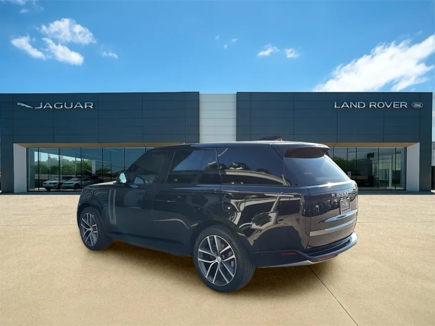 2025 Land Rover Range Rover SE photo 1