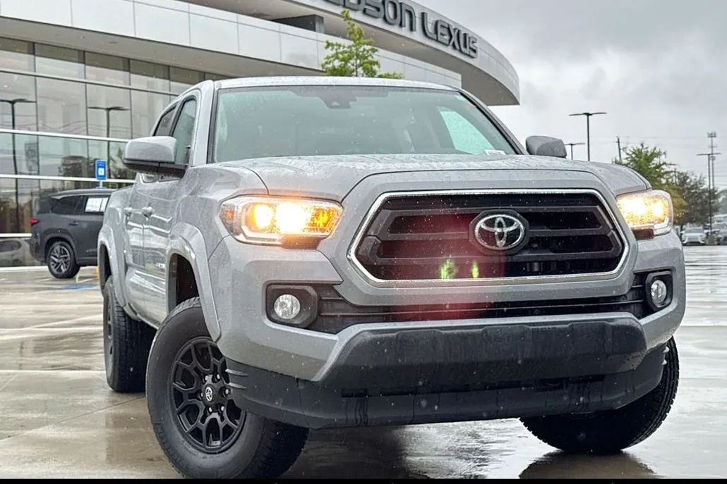 2021 Toyota Tacoma SR5 V6 photo 1