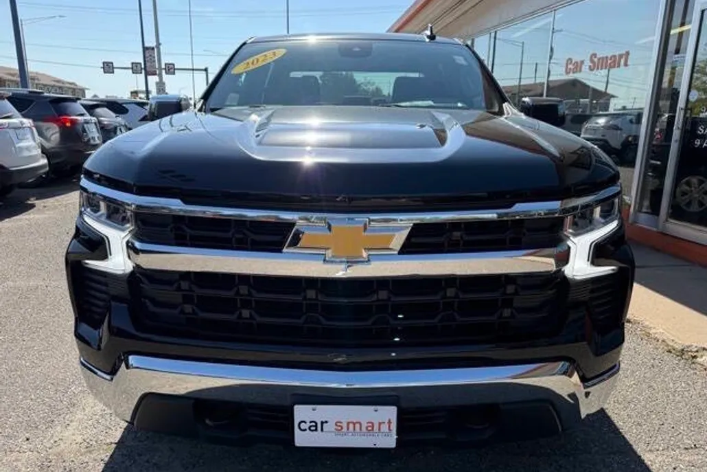 2023 Chevrolet Silverado 1500 LT photo 1