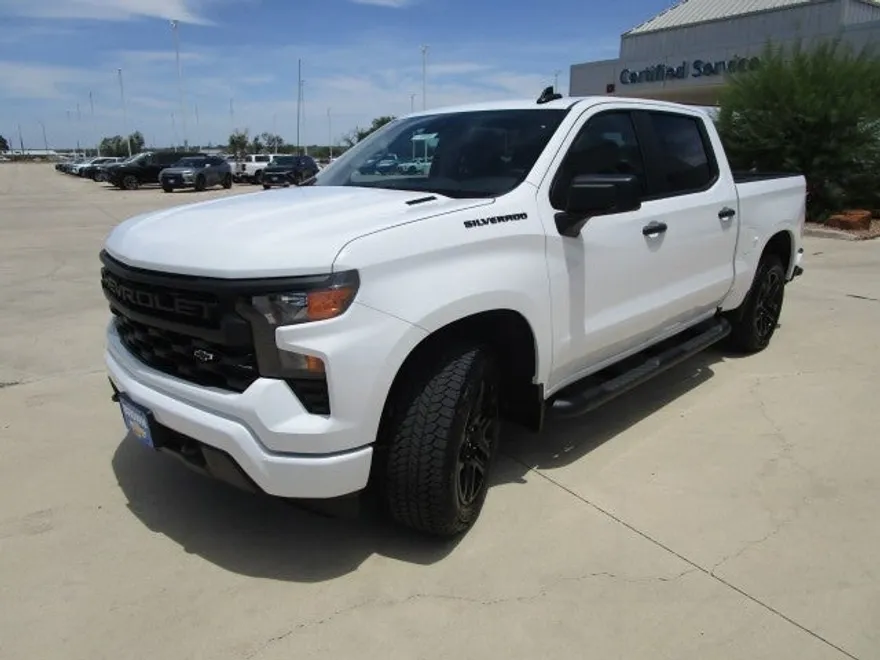 2025 Chevrolet Silverado 1500 Custom photo 1