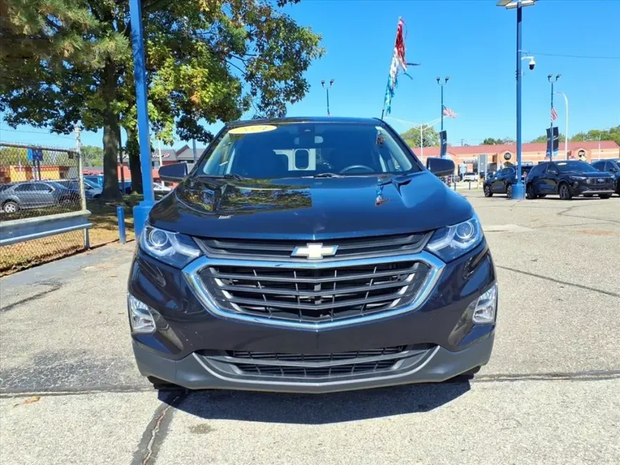 2021 Chevrolet Equinox LT photo 1