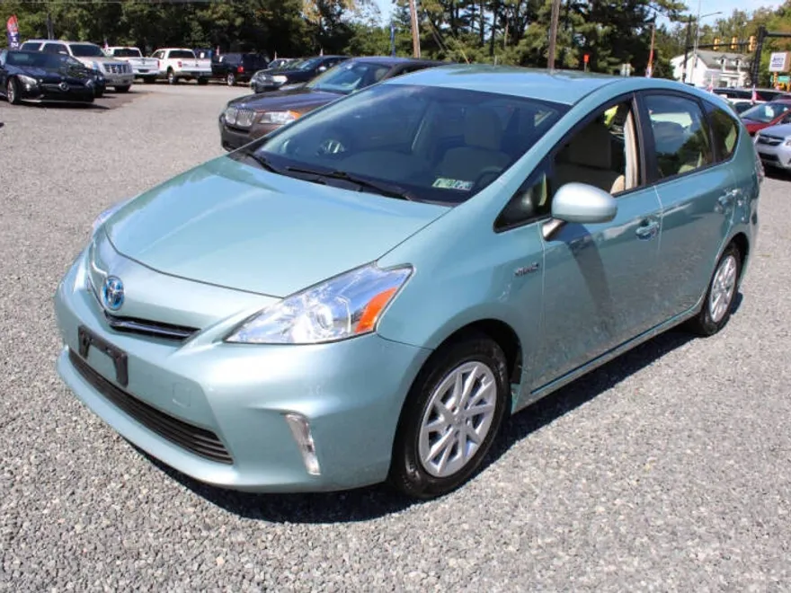 2014 Toyota Prius V Three photo 1