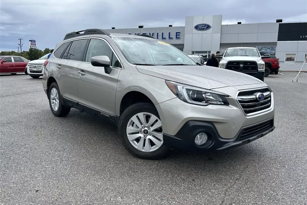 2018 Subaru Outback 2.5i Premium photo 1