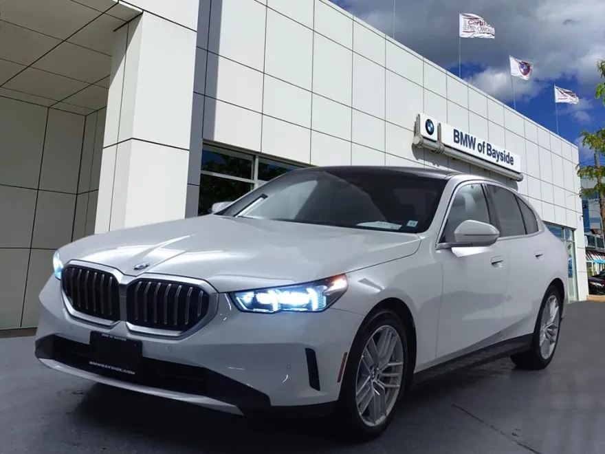 2024 Bmw 330i xDrive photo 1