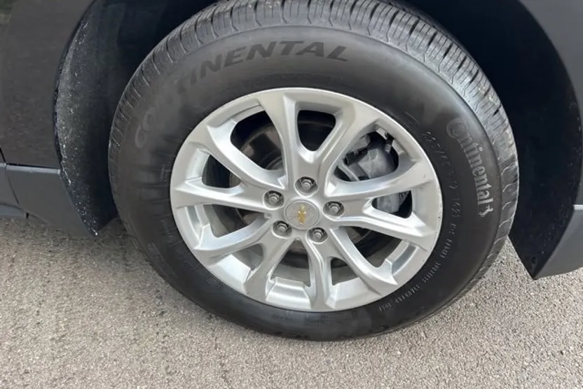 2020 Chevrolet Equinox LT photo 1