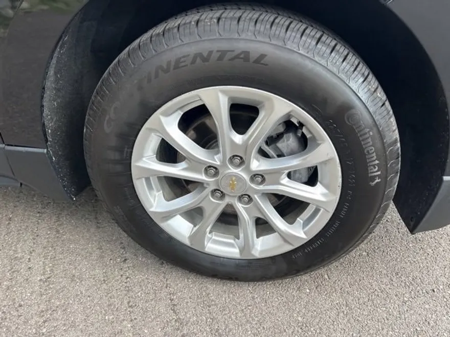 2020 Chevrolet Equinox LT photo 1