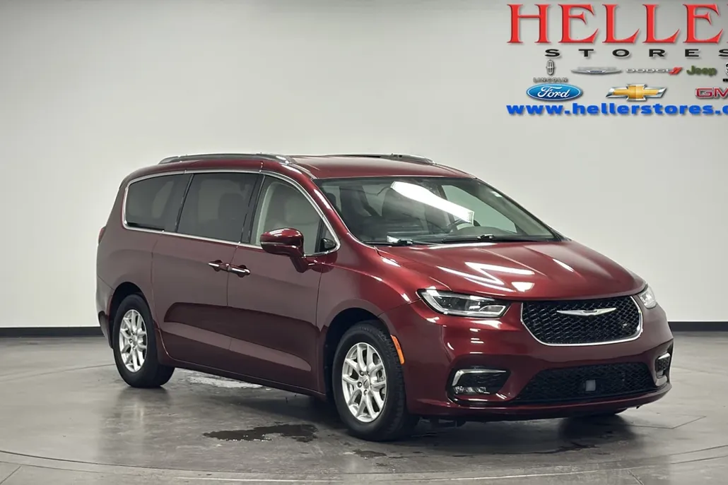 2021 Chrysler Pacifica Touring L photo 1