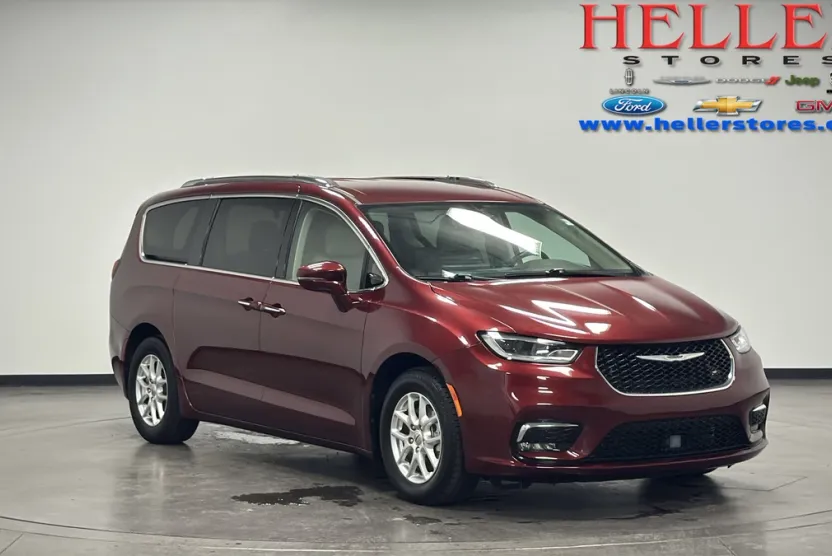 2021 Chrysler Pacifica Touring L photo 1