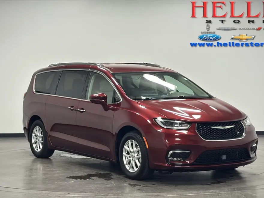 2021 Chrysler Pacifica Touring L photo 1