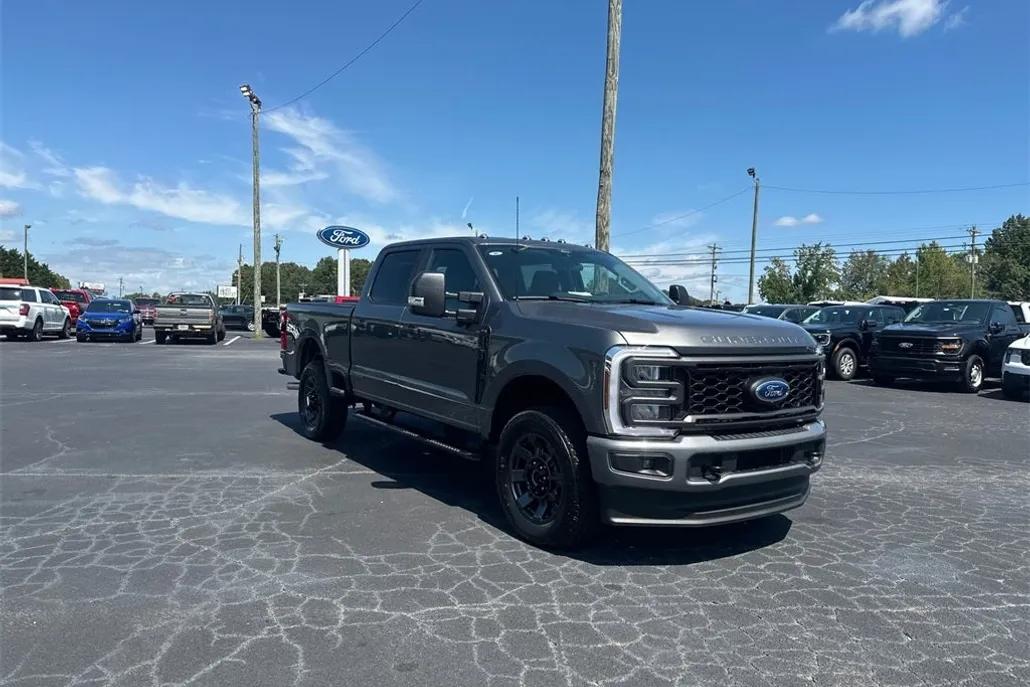 2025 Ford F-250 photo 1