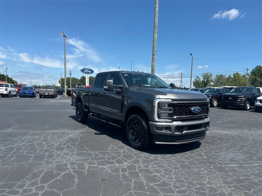 2025 Ford F-250 photo 1