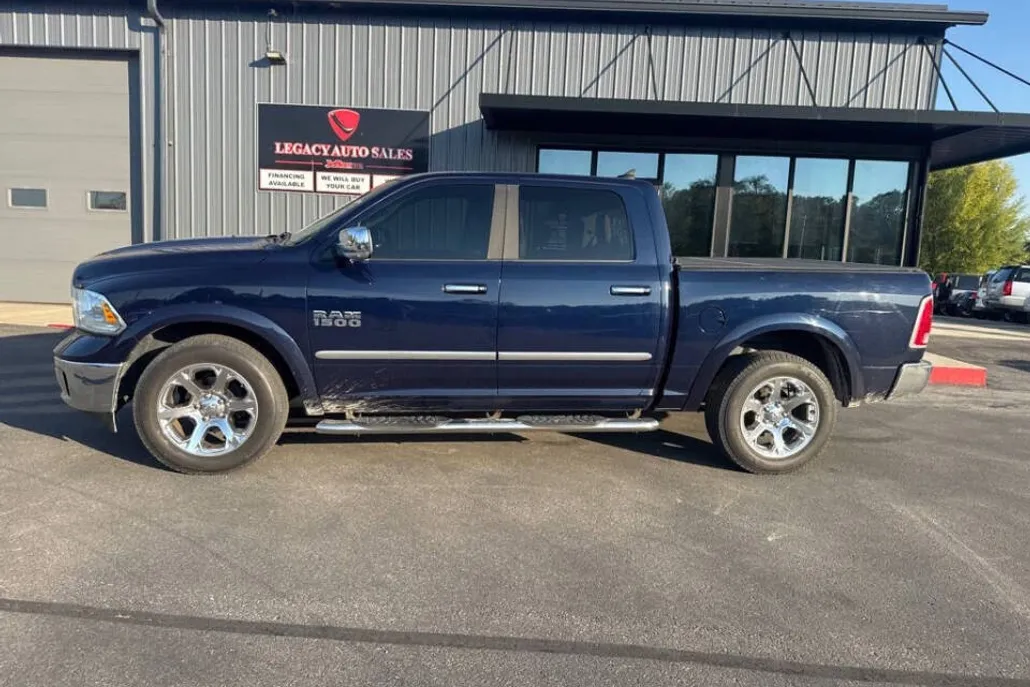2017 Ram 1500 Laramie photo 1