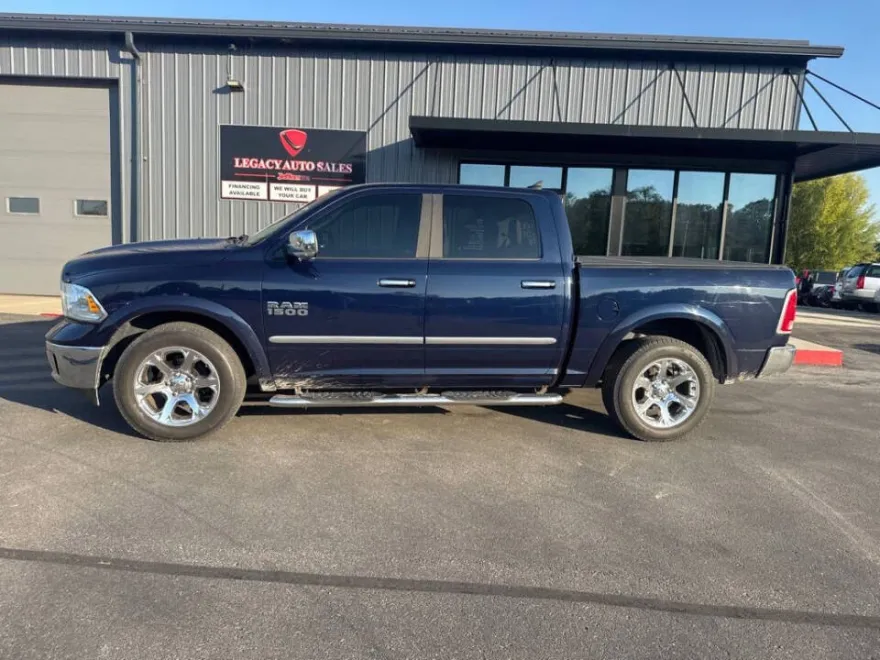 2017 Ram 1500 Laramie photo 1