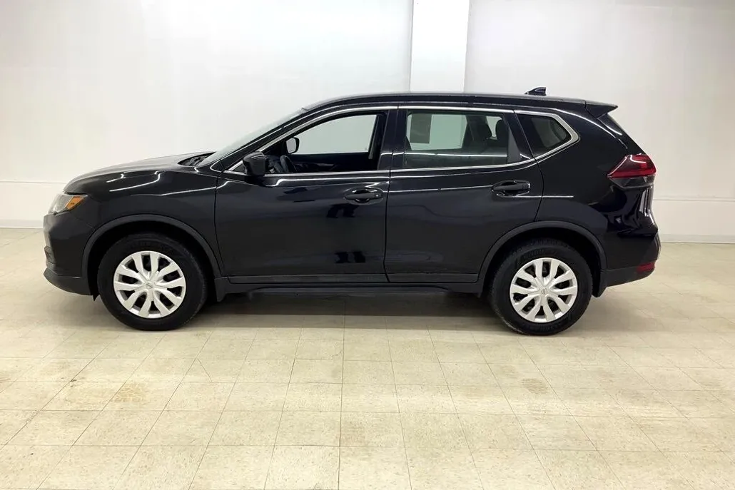 2019 Nissan Rogue S photo 1