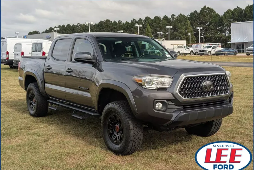 2019 Toyota Tacoma V6 photo 1