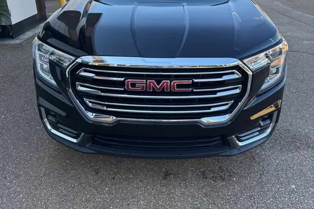 2024 Gmc Terrain SLT photo 1