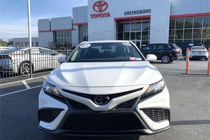2023 Toyota Camry SE photo 1