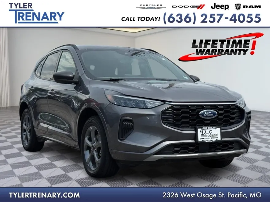2024 Ford Escape ST-Line photo 1