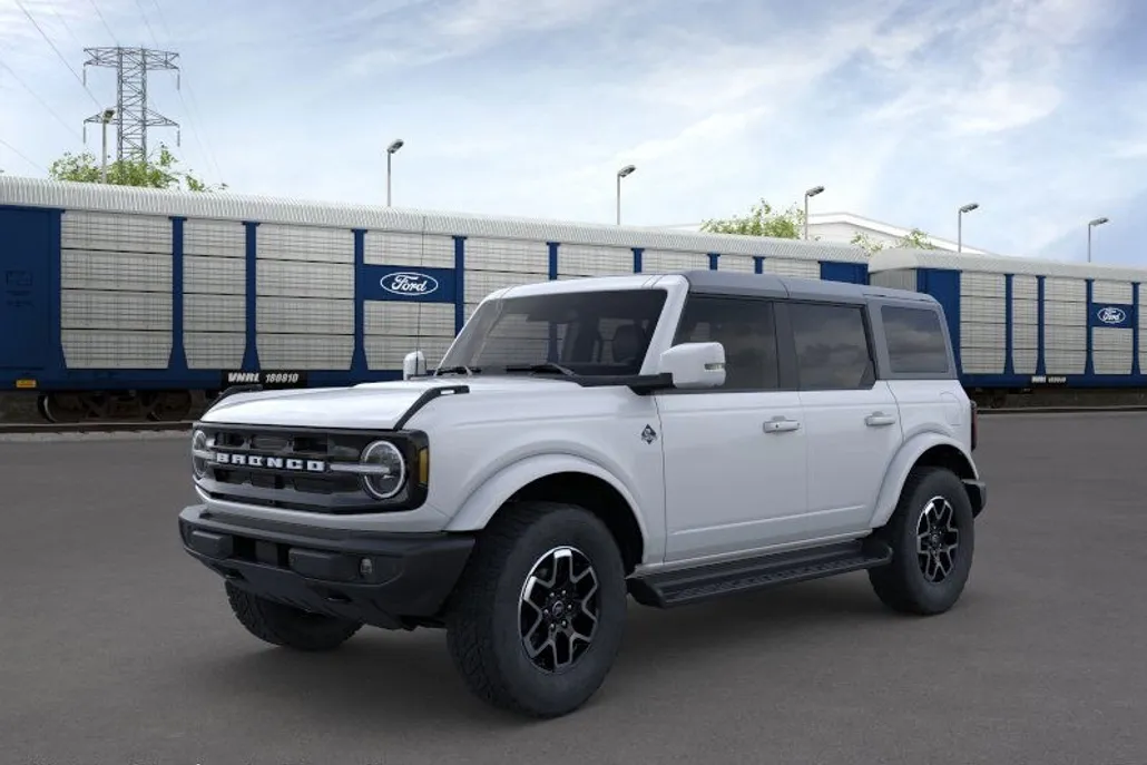 2025 Ford Bronco Outer Banks photo 1