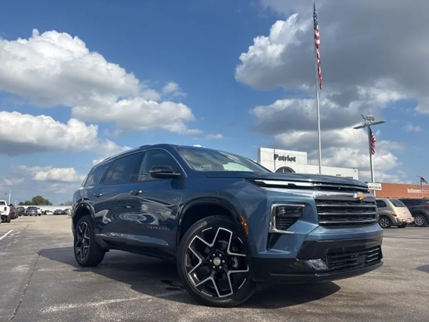 2025 Chevrolet Traverse High Country photo 1