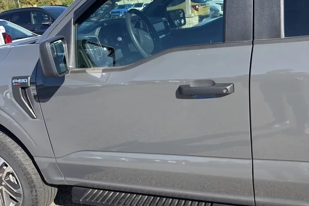 2021 Ford F-150 XL photo 1