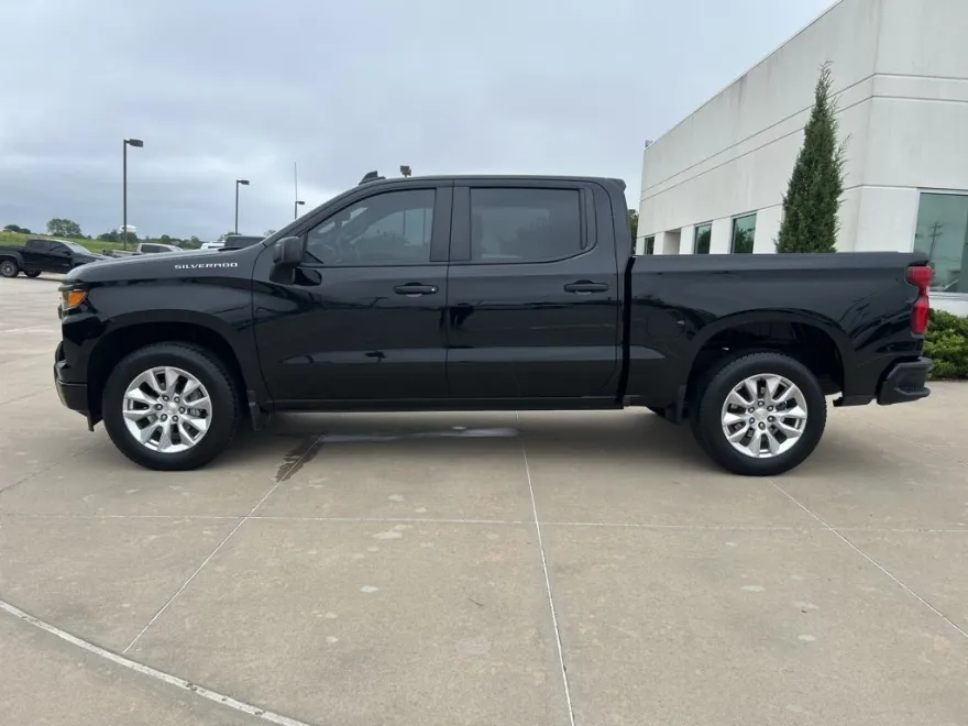 2022 Chevrolet Silverado 1500 Custom photo 1