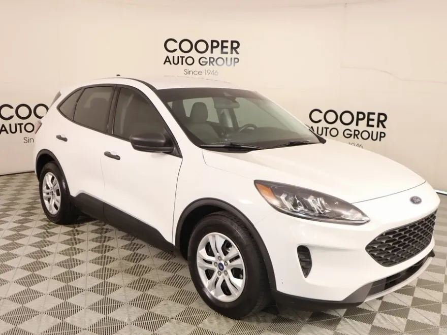 2022 Ford Escape S photo 1