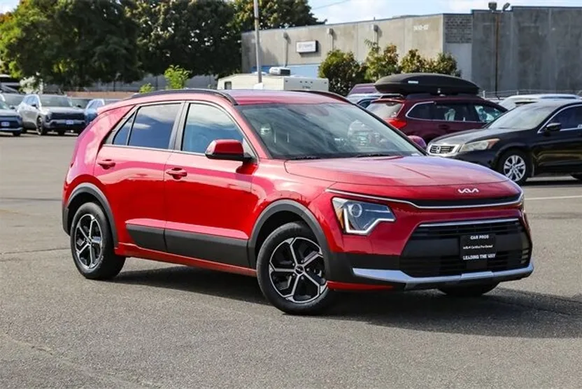 2023 Kia Niro EX photo 1