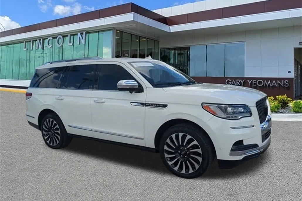 2023 Lincoln Navigator Black Label photo 1