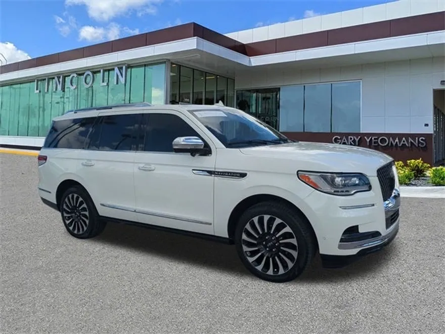 2023 Lincoln Navigator Black Label photo 1