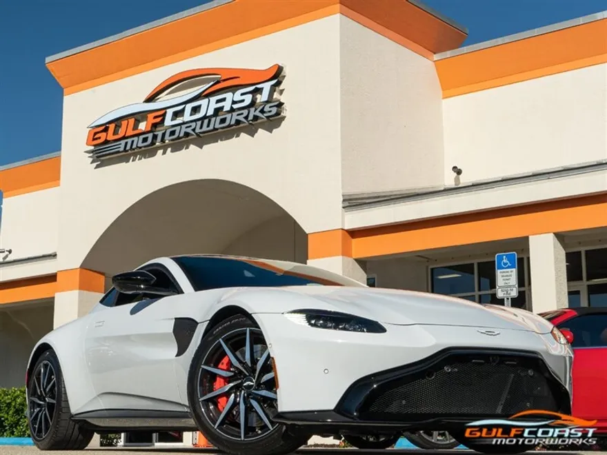 2019 Aston Martin Vantage photo 1